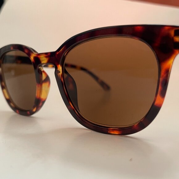Brown Lens Tortoiseshell Square Sunglasses - Picture 1 of 7